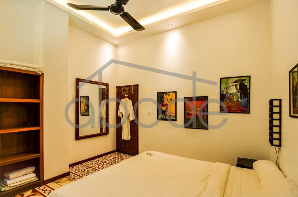2 bedroom colonial apartment for rent Wat Phnom