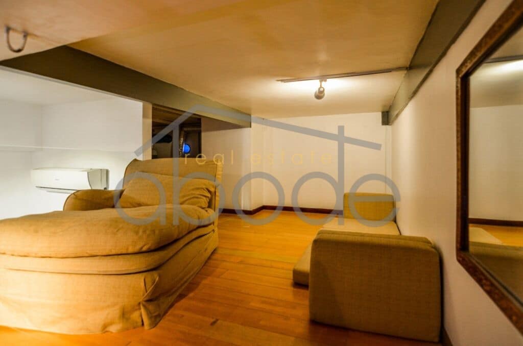 2 bedroom colonial apartment for rent Wat Phnom