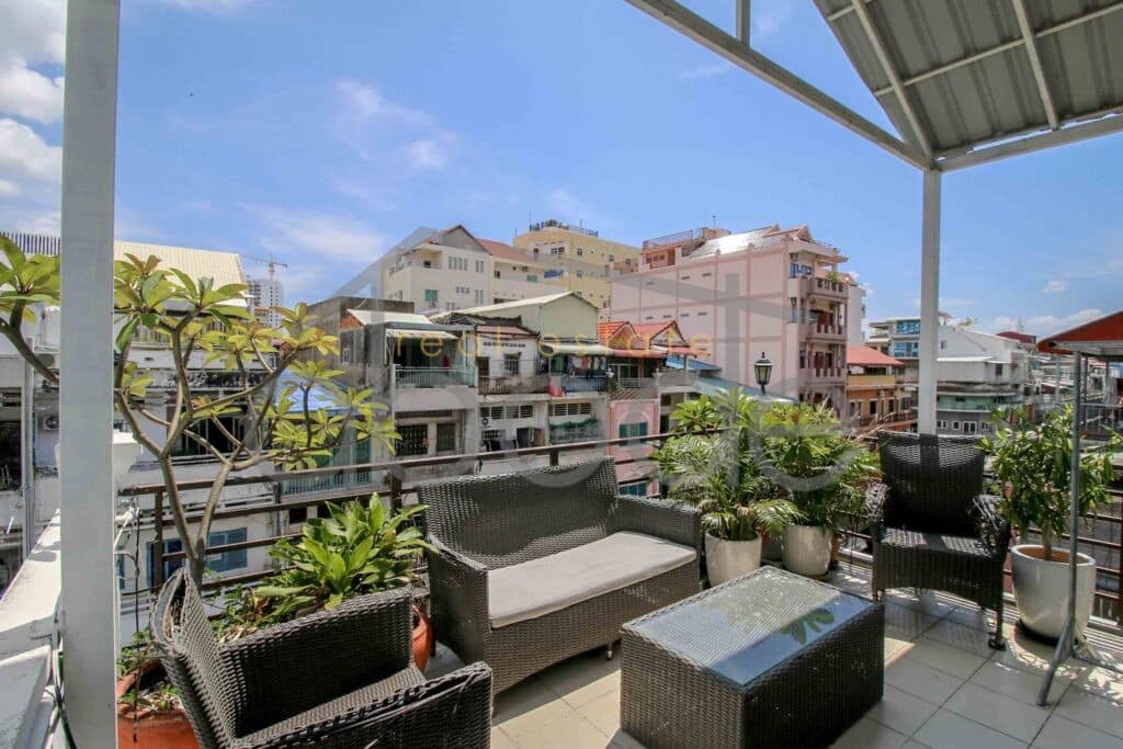 2 bedroom duplex apartment for rent Daun Penh