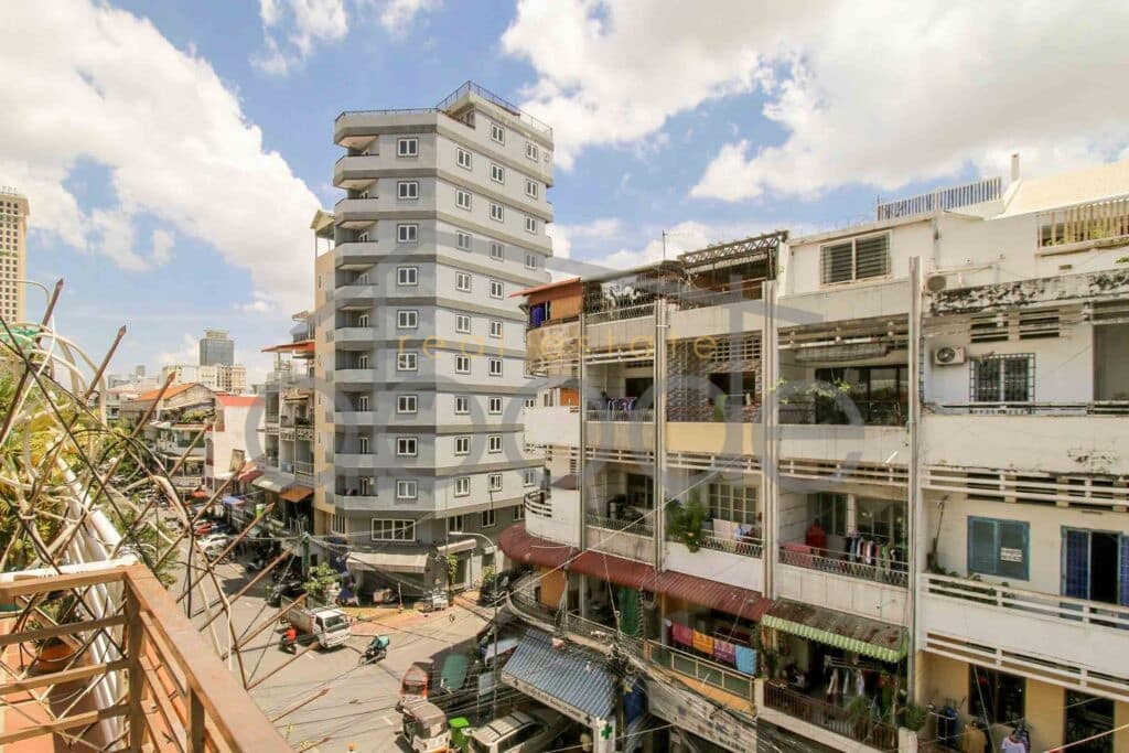 2 bedroom duplex apartment for rent Daun Penh