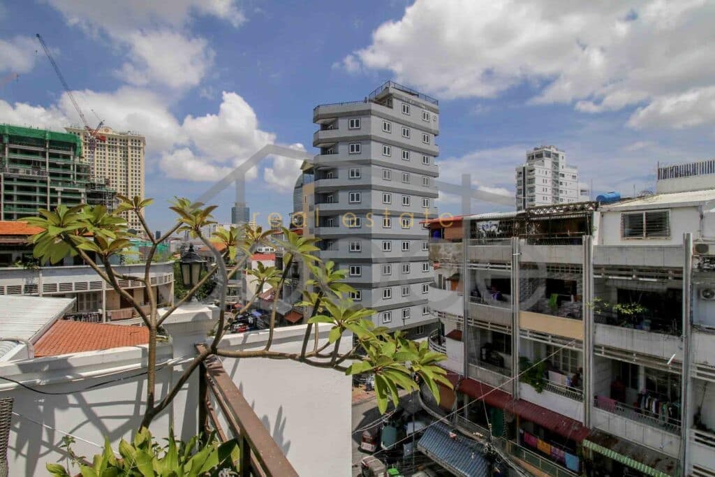 2 bedroom duplex apartment for rent Daun Penh