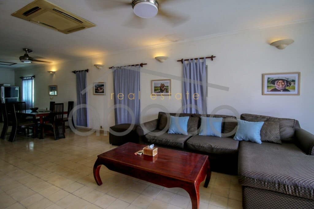 2 bedroom duplex apartment for rent Daun Penh