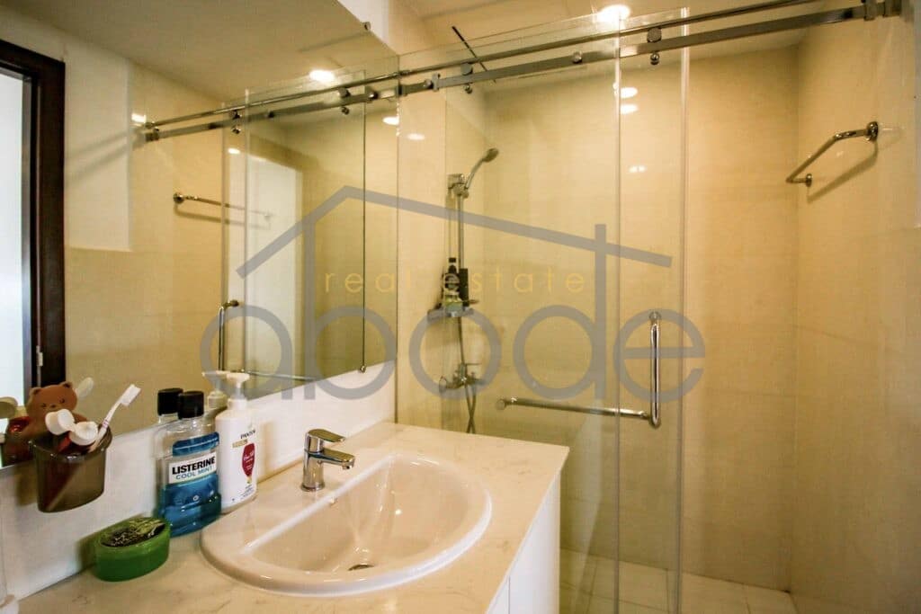 4 bedroom penthouse apartment for rent Chroy Changvar