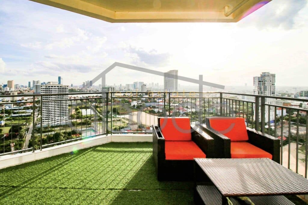 4 bedroom penthouse apartment for rent Chroy Changvar