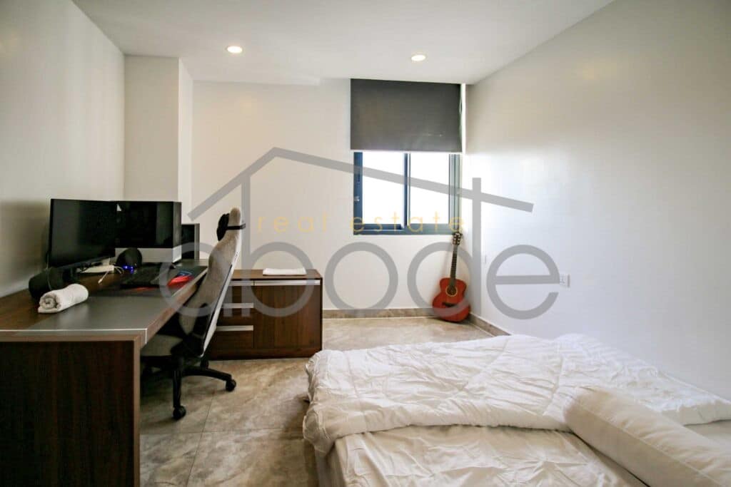 4 bedroom penthouse apartment for rent Chroy Changvar