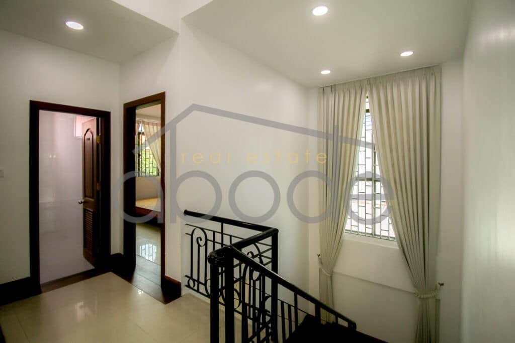 4 bedroom villa for rent Sen Sok