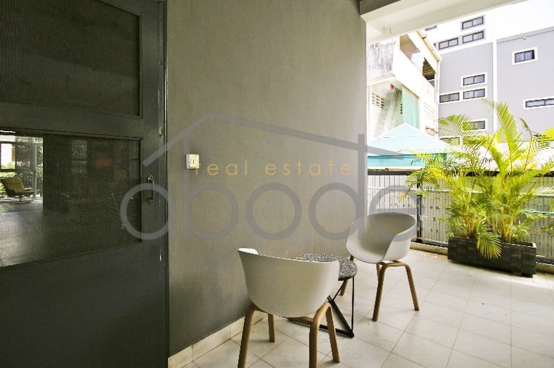 2 bedroom designer apartment for rent Tonle Bassac BKK 1