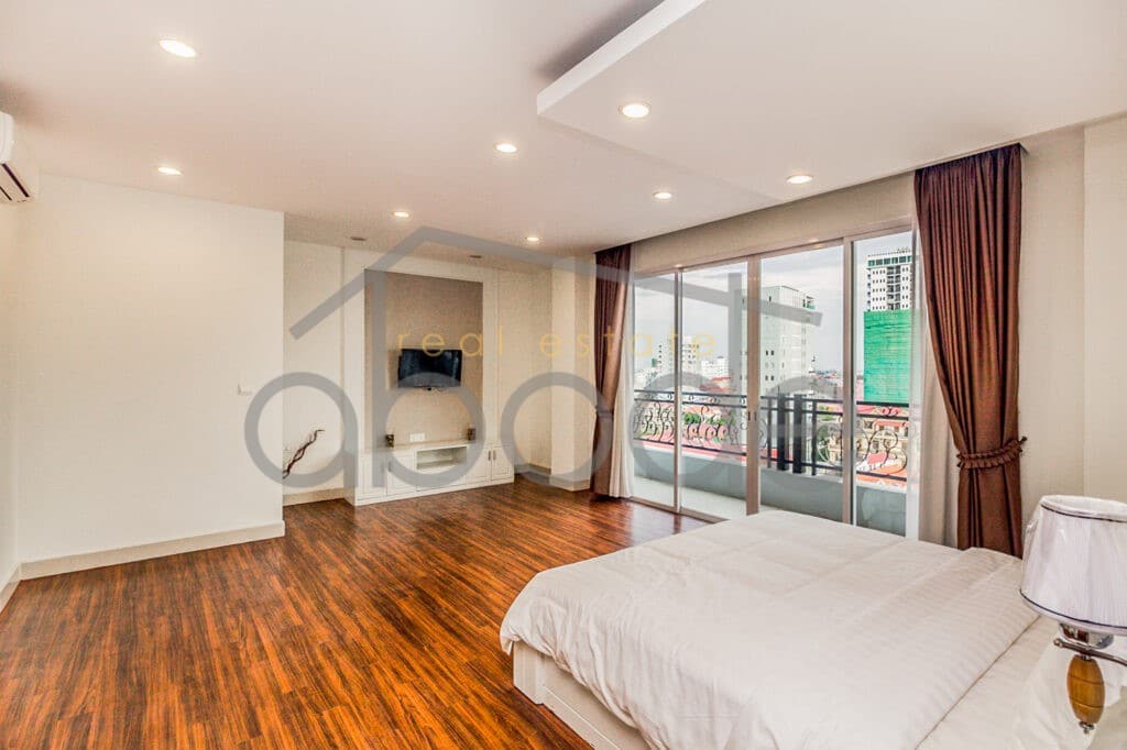 Apartment with gym Russian Market for rent