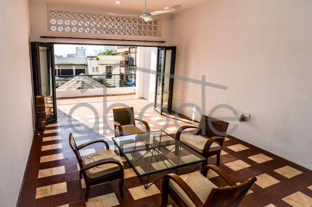 Architect designed duplex apartment Daun Penh for rent