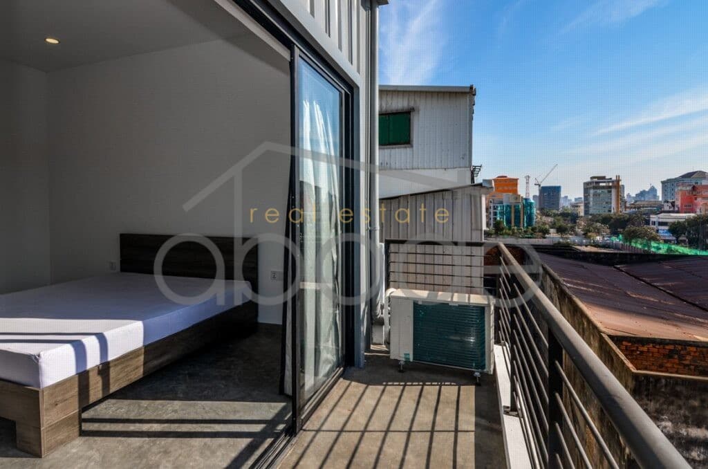 Architect designed duplex apartment Daun Penh for rent