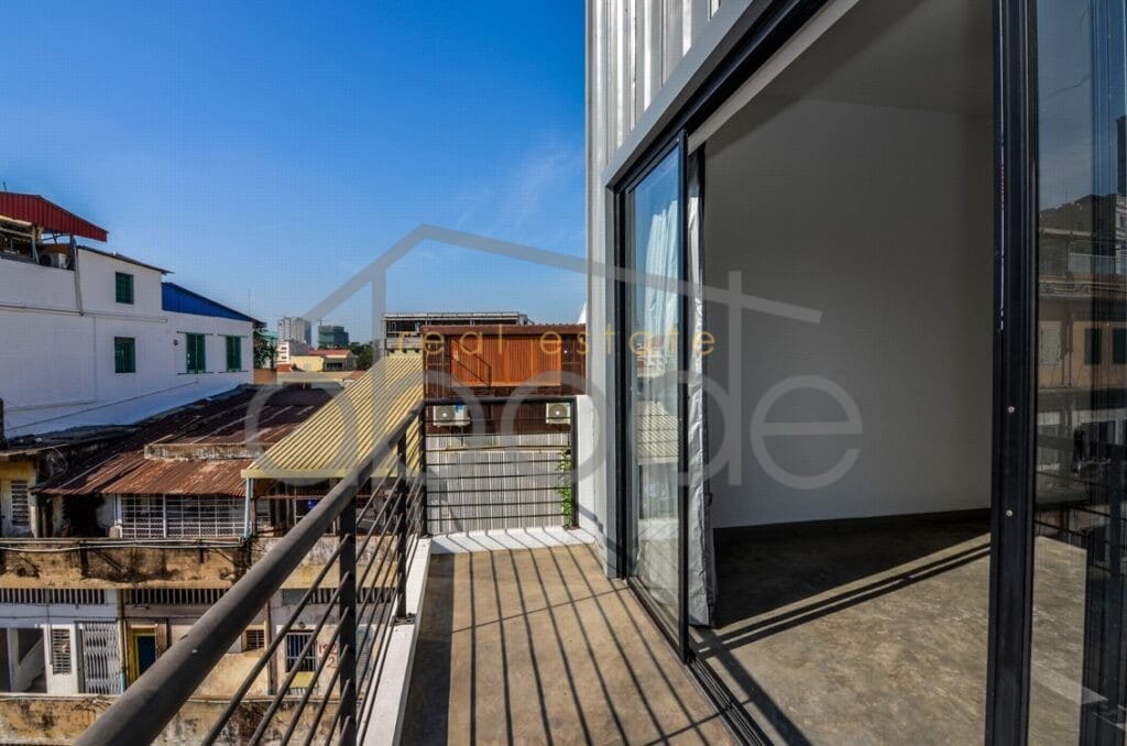 Architect designed duplex apartment Daun Penh for rent