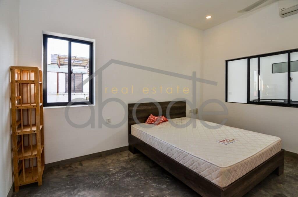 Architect designed duplex apartment Daun Penh for rent