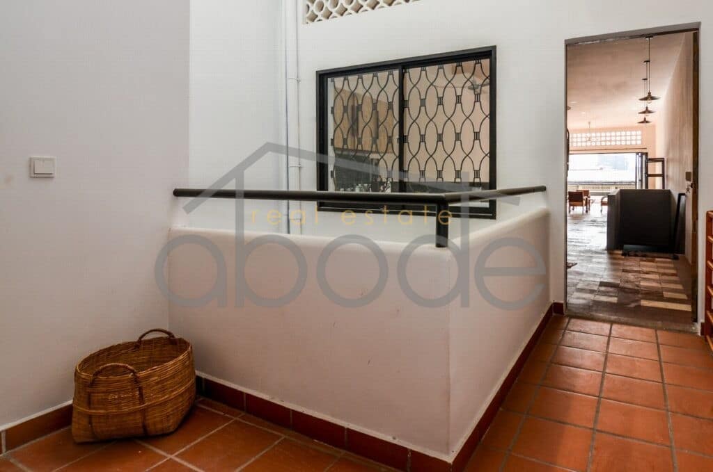 Architect designed duplex apartment Daun Penh for rent