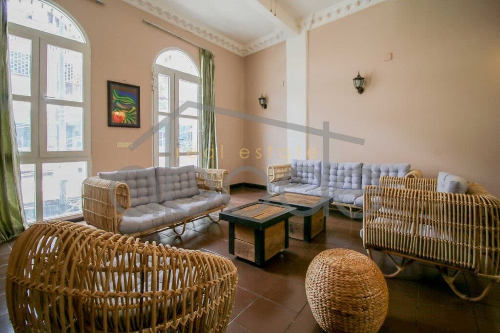 Chinese colonial house apartment for rent Riverside Daun Penh