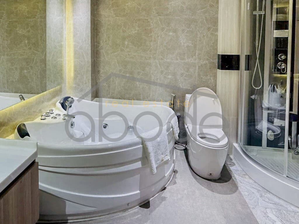 Grand corner penthouse apartment city views central Phnom Penh for rent
