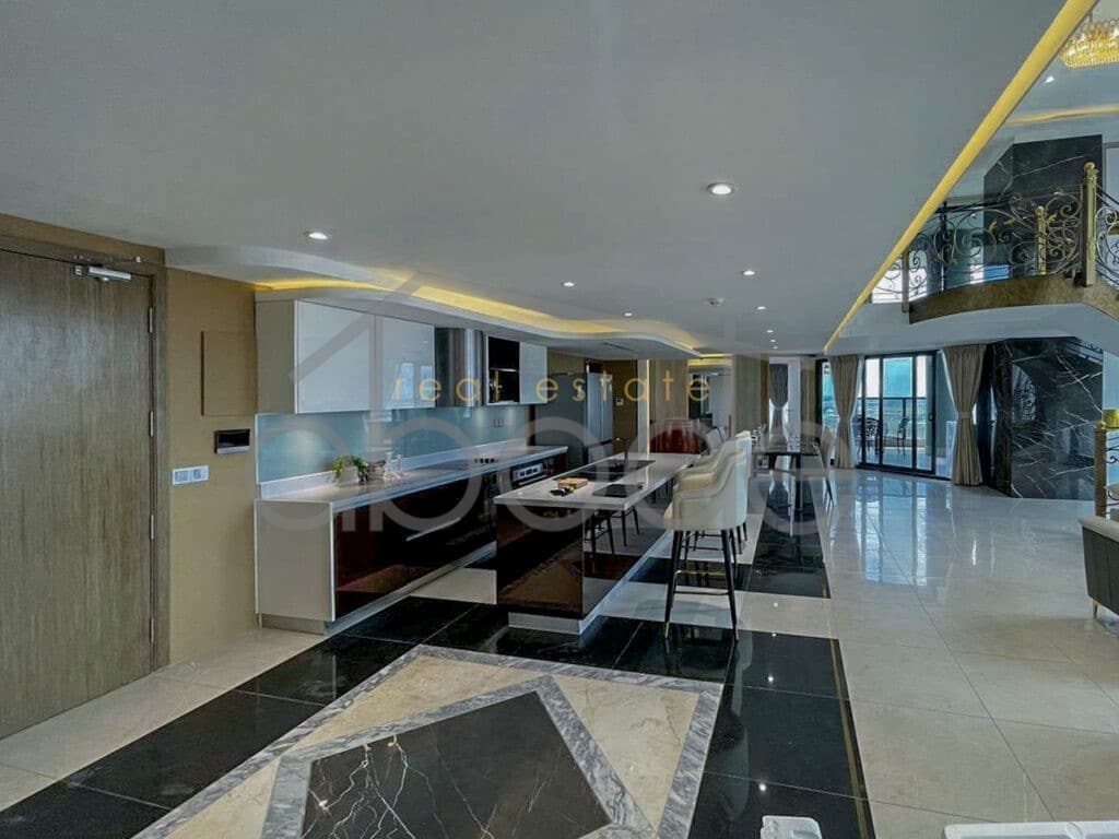 Grand corner penthouse apartment city views central Phnom Penh for rent