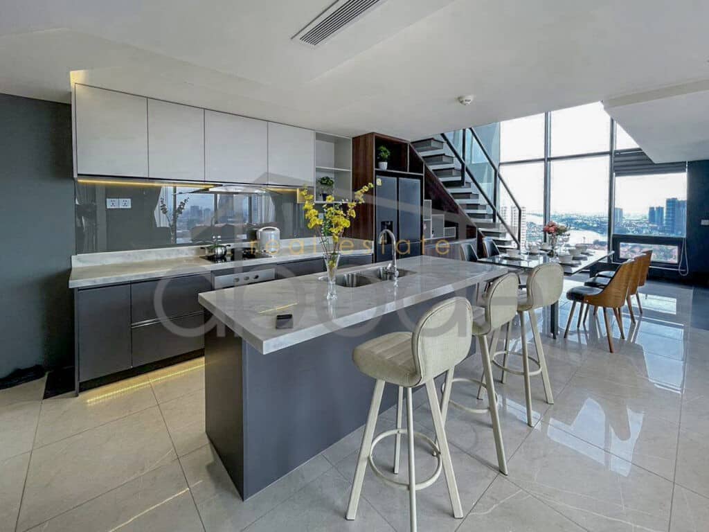 Luxury 3-bedroom apartment for rent Bassac Lane