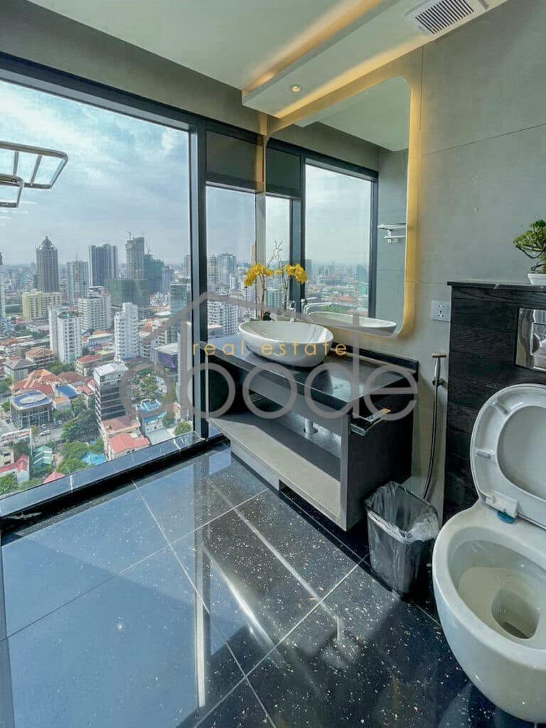 Luxury 3-bedroom apartment for rent Bassac Lane
