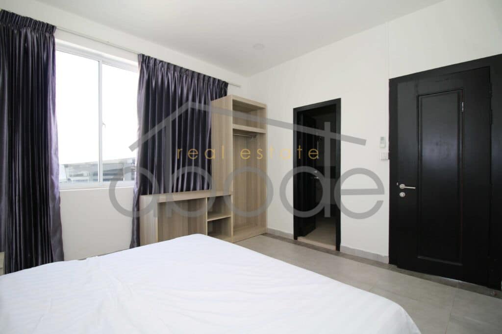 Penthouse apartment river views for rent Bassac Lane