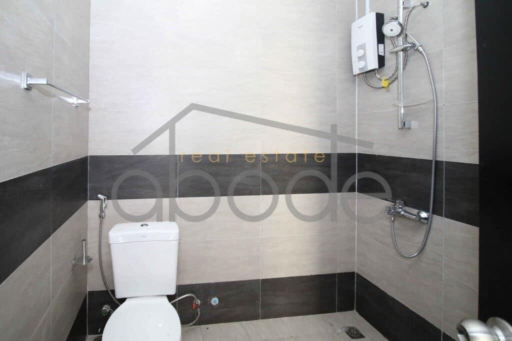 Penthouse apartment river views for rent Bassac Lane