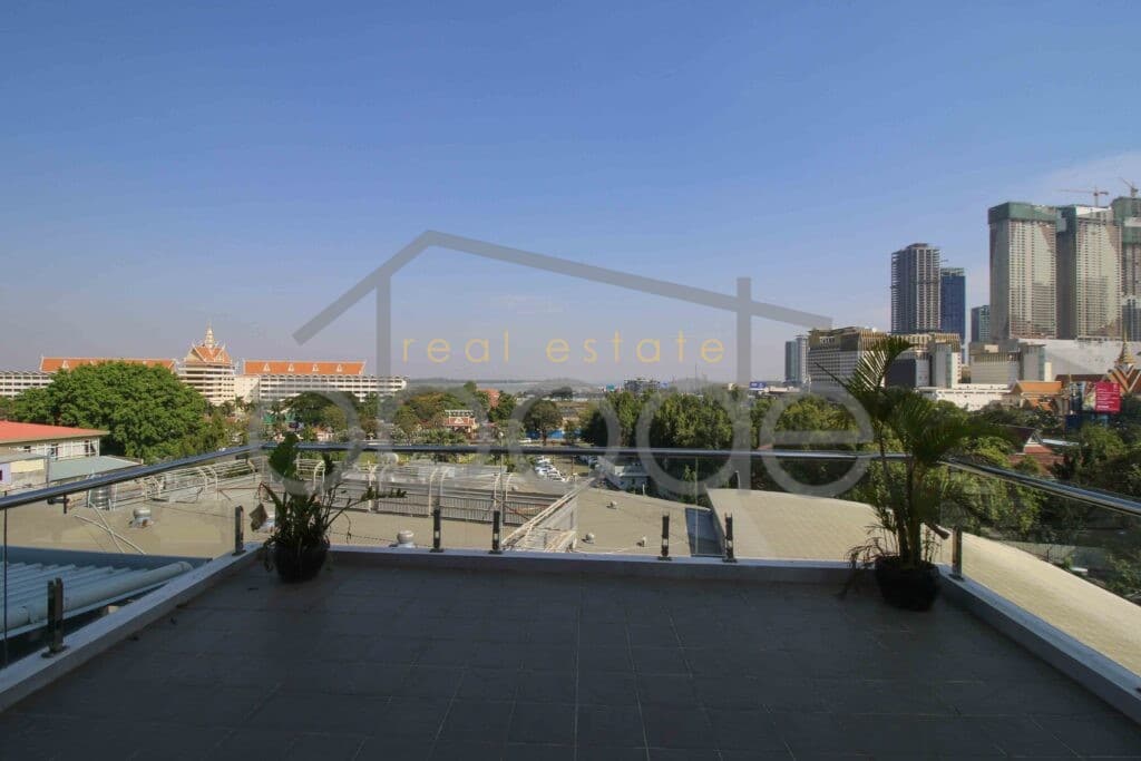 Penthouse apartment river views for rent Bassac Lane