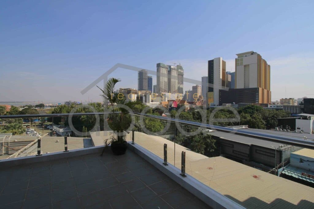 Penthouse apartment river views for rent Bassac Lane