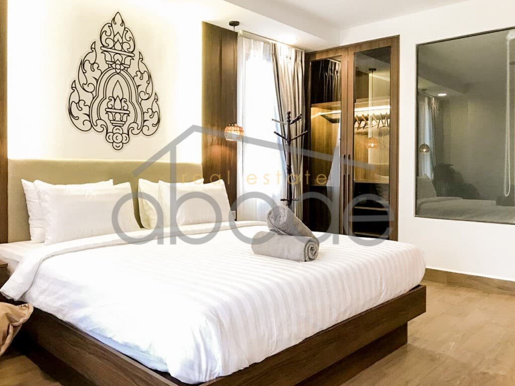 Studio apartment royal palace for rent