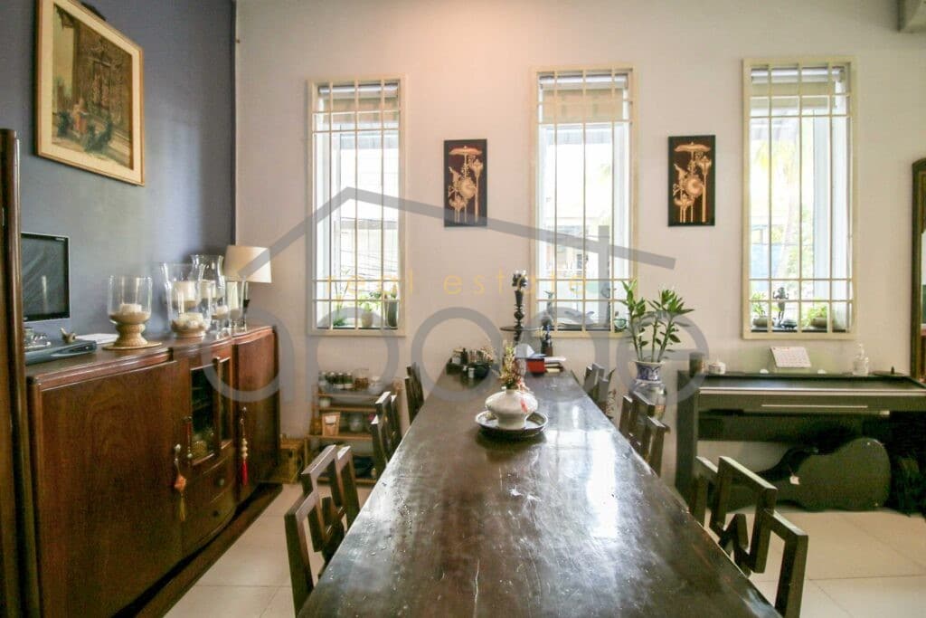 2 bedroom apartment for rent Bassac Lane Independence Monument
