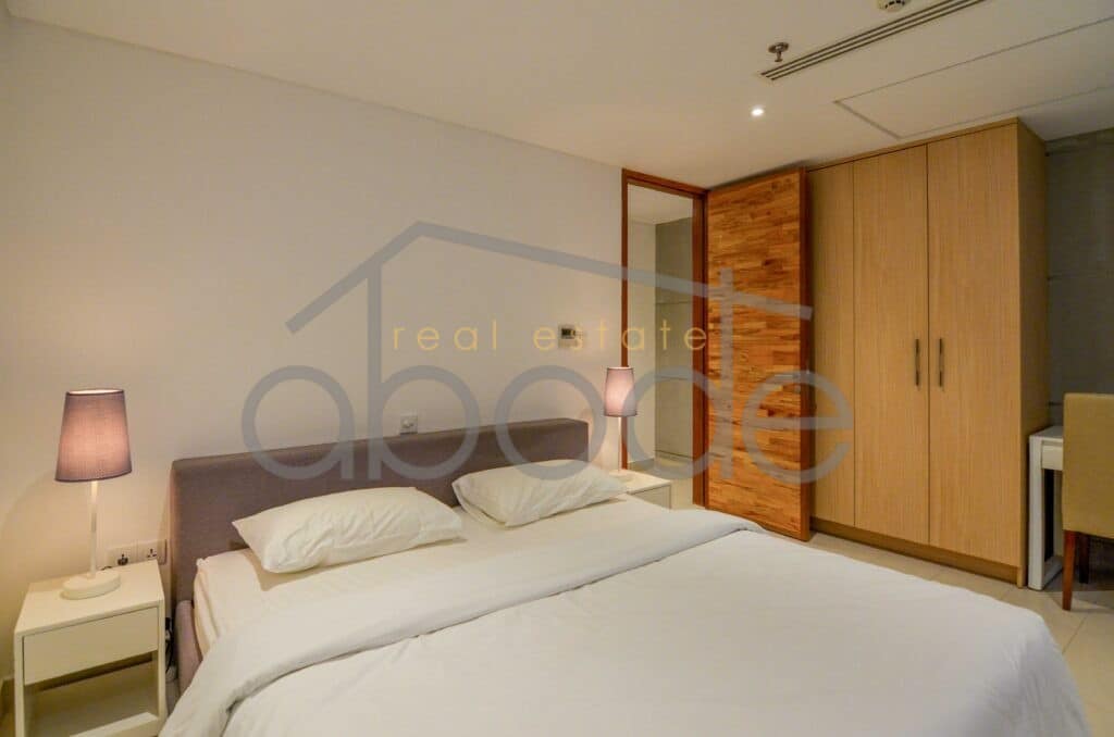 2 bedroom apartment for rent Residence 240 Royal Palace