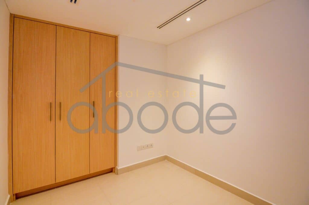 2 bedroom apartment for rent Residence 240 Royal Palace