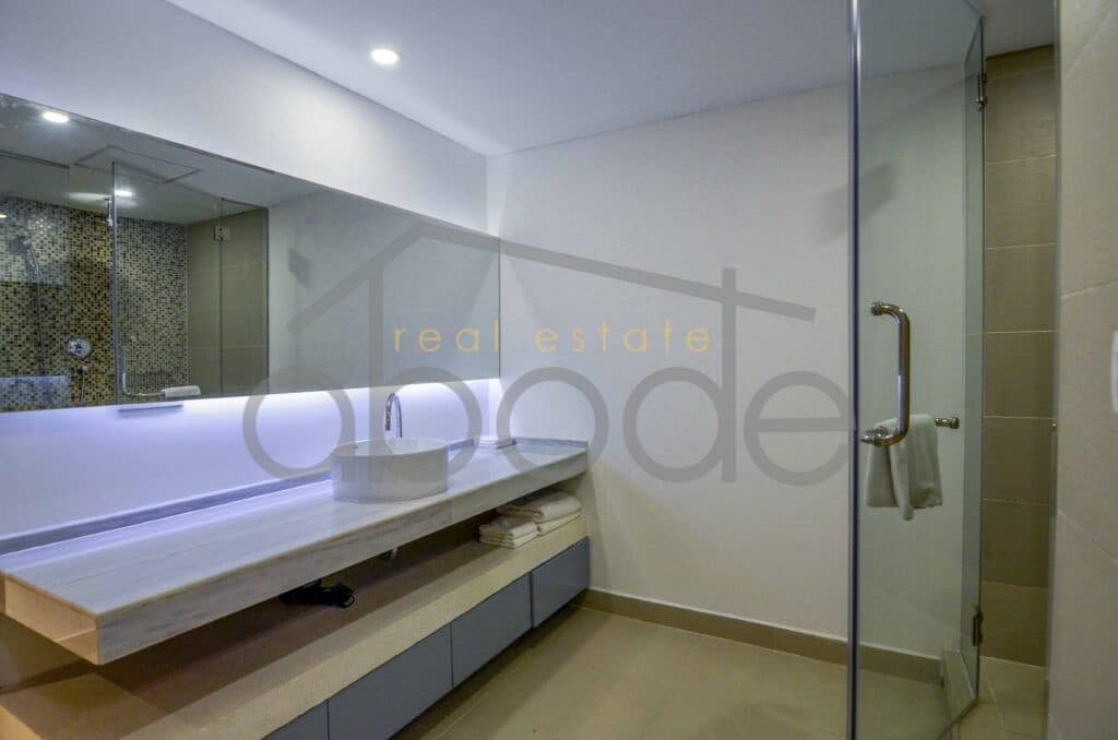 2 bedroom apartment for rent Residence 240 Royal Palace