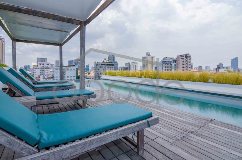 2 bedroom apartment for rent Residence 240 Royal Palace
