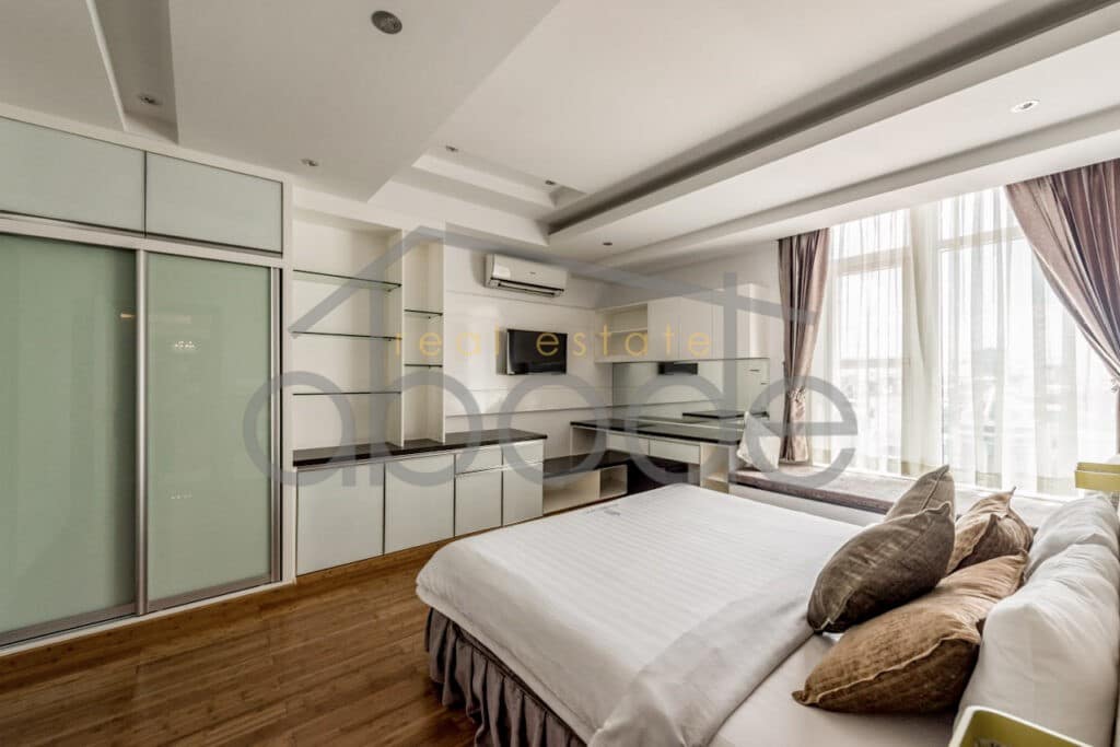 2 bedroom serviced apartment for rent BKK 1