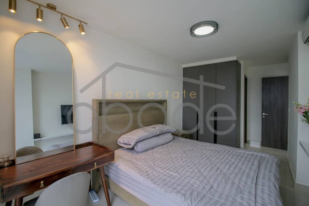 3 bedroom luxury apartment for rent The Peak Diamond island Tonle Bassac Phnom Penh