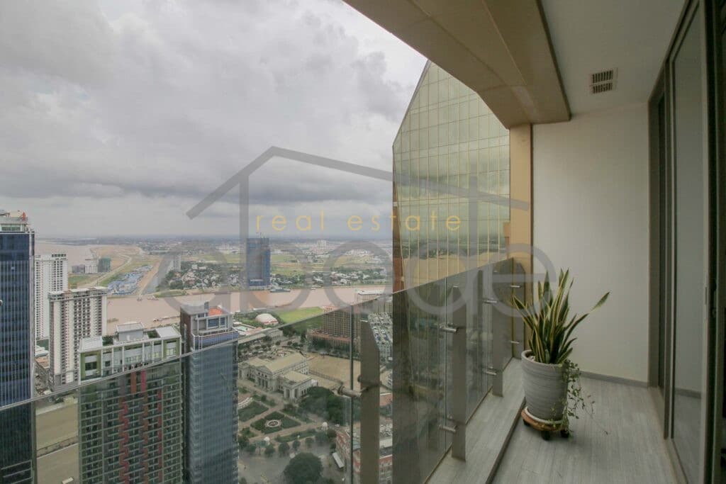 3 bedroom luxury apartment for rent The Peak Diamond island Tonle Bassac Phnom Penh