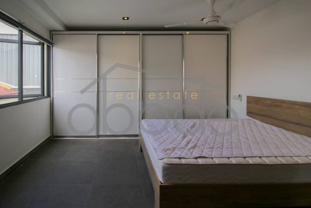 3 bedroom renovated apartment for rent Daun Penh Riverside Wat Phnom