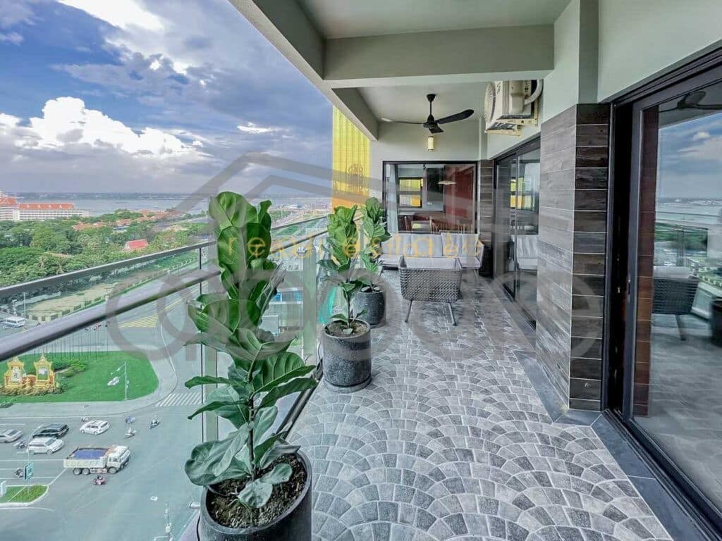 3 bedroom apartment for rent Bassac Lane central Phnom Penh