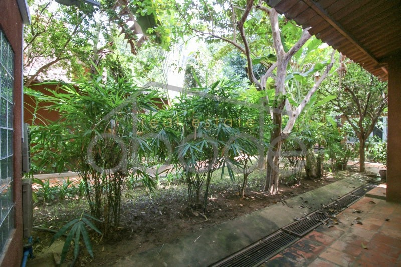4-bedroom villa apartment Mekong River for rent Chroy Changvar