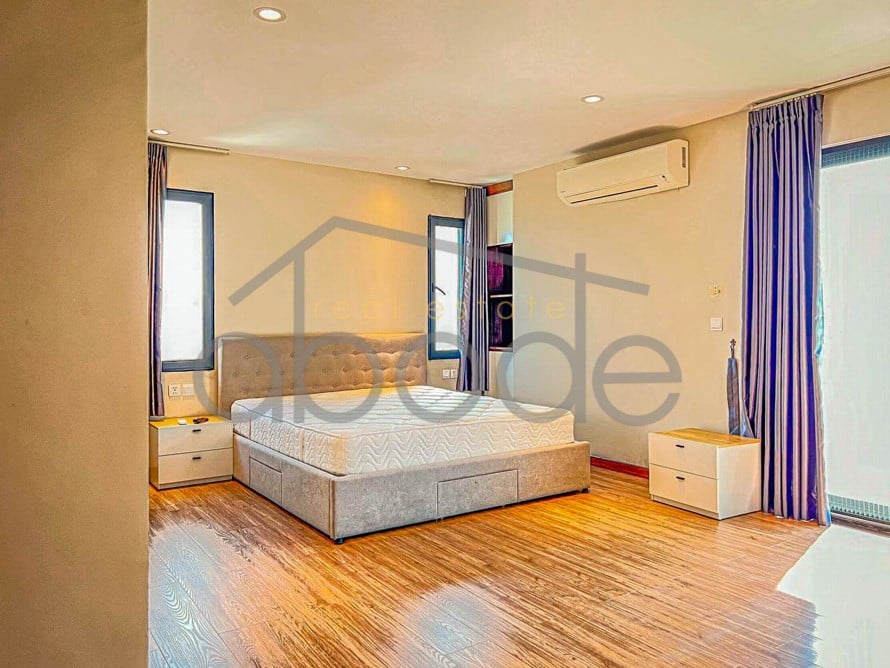 Luxury 3 bedroom duplex apartment for rent Independence Monument BKK 1