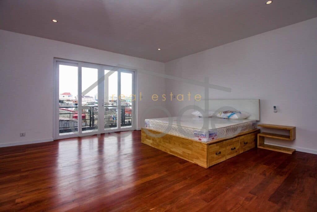 Modern renovated apartment for sale Riverside Daun Penh