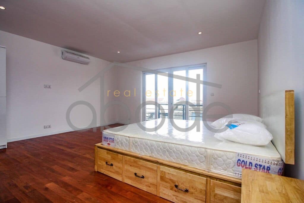 Modern renovated apartment for sale Riverside Daun Penh