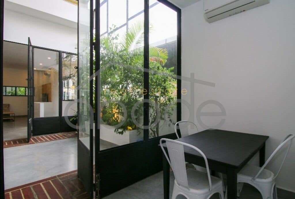 Stylish apartment for rent Independence Monument