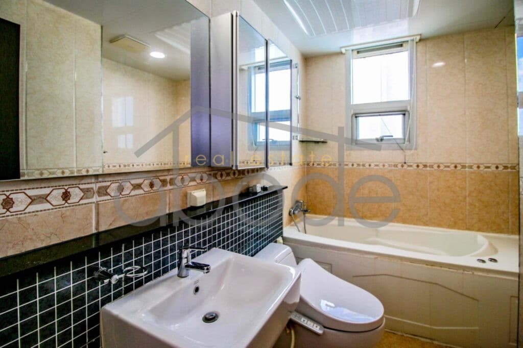 2 bedroom apartment for rent BKK 1 central Phnom Penh