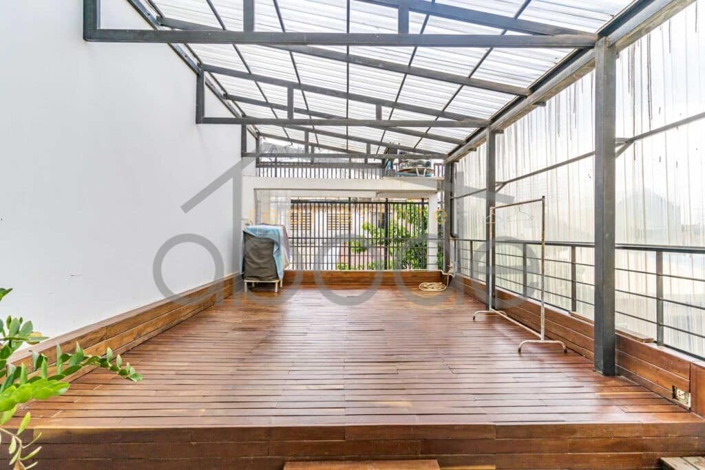 2 bedroom apartment for rent Riverside Daun Penh