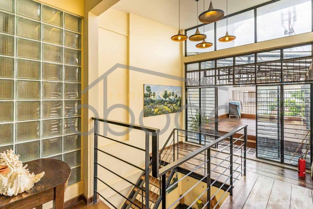2 bedroom apartment for rent Riverside Daun Penh