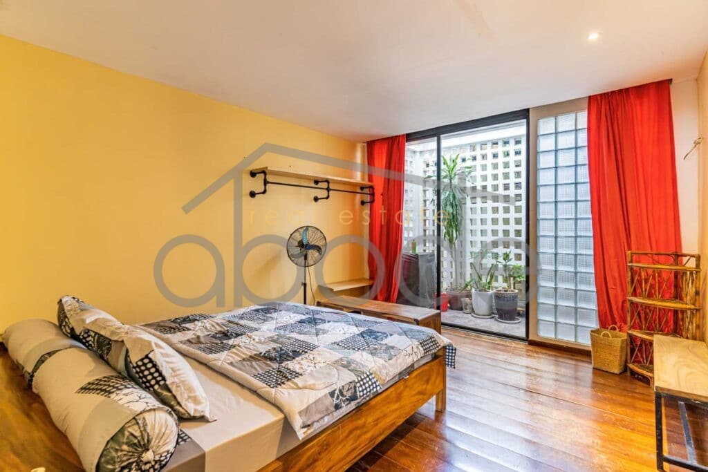 2 bedroom apartment for rent Riverside Daun Penh