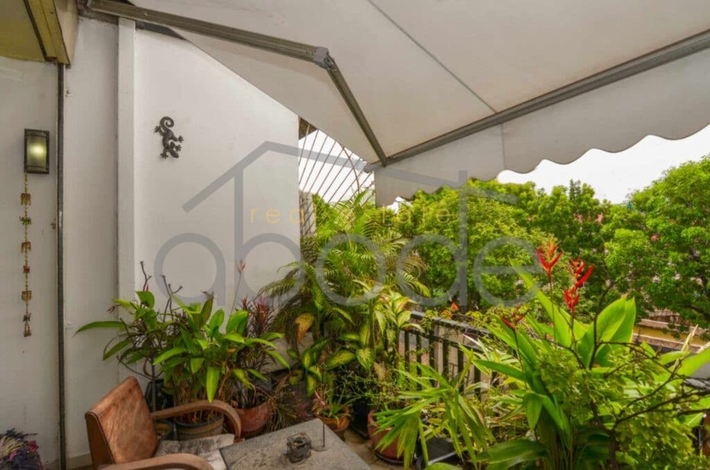 2 bedroom duplex apartment for rent Wat Phnom