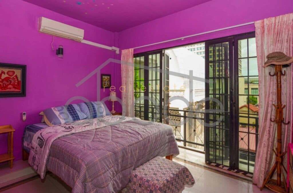 2 bedroom duplex apartment for rent Wat Phnom