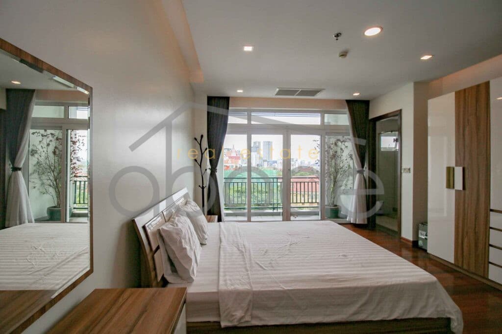 2 bedroom serviced apartment for rent BKK 1 Phnom Penh