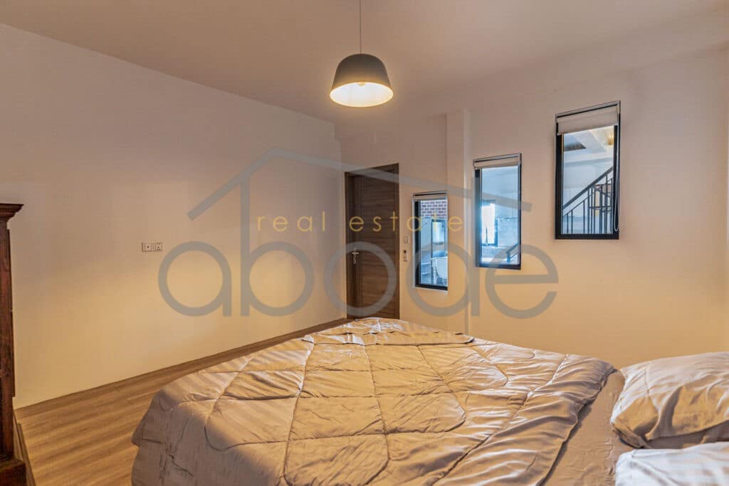 3 bedroom apartment for rent Riverside Daun Penh